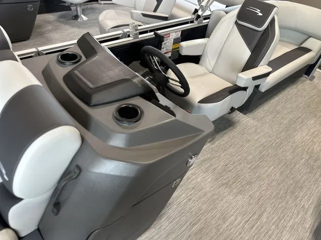 Slide: The Image of Bennington 20SSR Tritoon Pontoon 2026 - 11