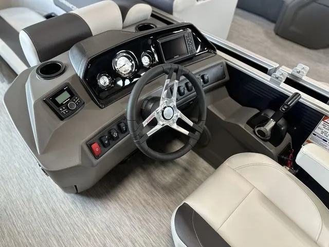 Slide: The Image of Bennington 20SSR Tritoon Pontoon 2026 - 12