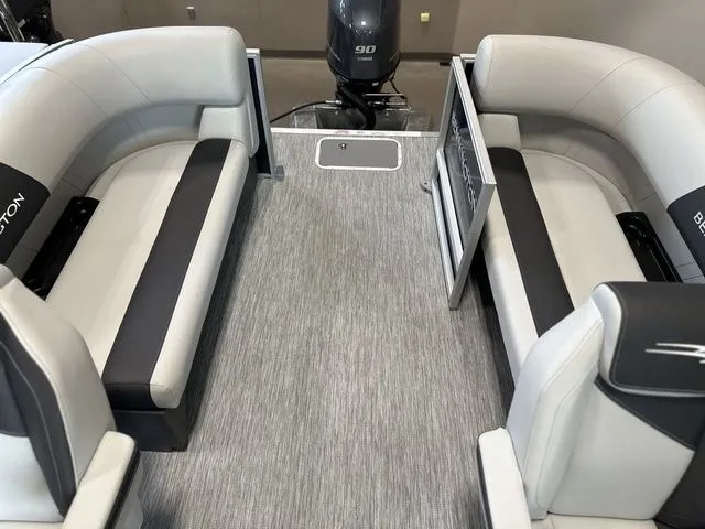 Slide: The Image of Bennington 20SSR Tritoon Pontoon 2026 - 14