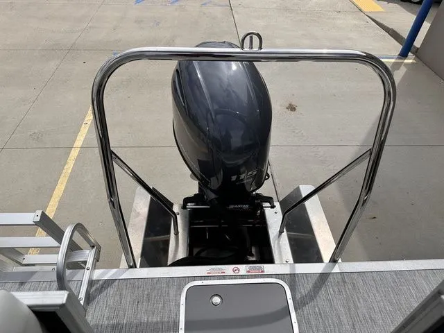 Slide: The Image of Bennington 20SSR Tritoon Pontoon 2026 - 16