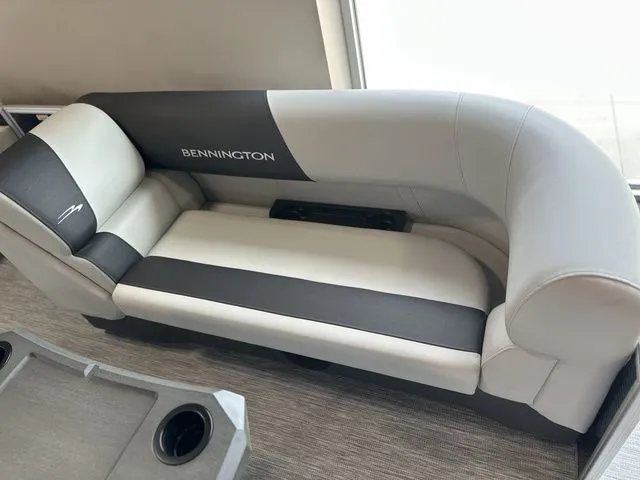 Slide: The Image of Bennington 20SSR Tritoon Pontoon 2026 - 8