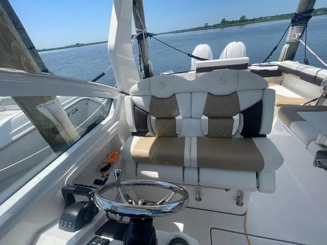 Slide: The Image of Edgewater 262 CX 2021 - 13