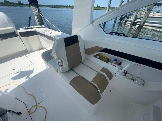 Slide: The Image of Edgewater 262 CX 2021 - 22