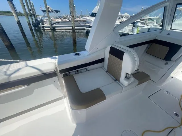 Slide: The Image of Edgewater 262 CX 2021 - 23