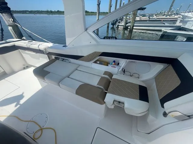 Slide: The Image of Edgewater 262 CX 2021 - 24