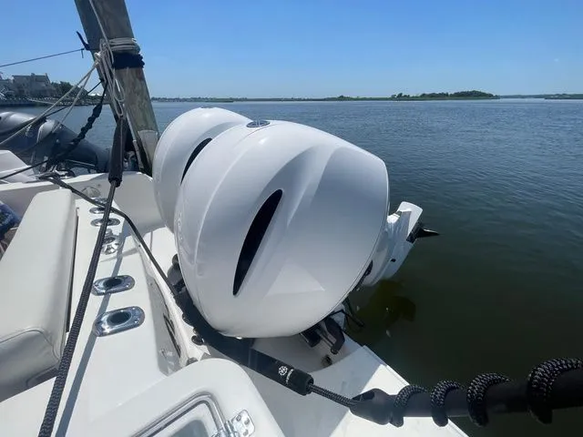 Slide: The Image of Edgewater 262 CX 2021 - 40