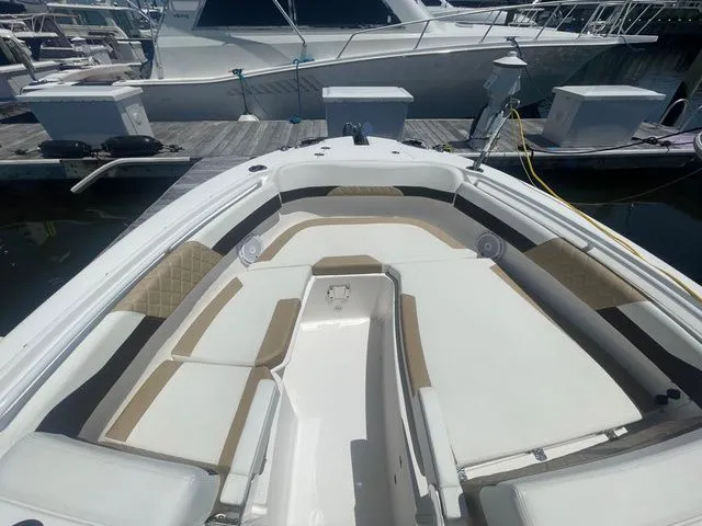 Slide: The Image of Edgewater 262 CX 2021 - 7