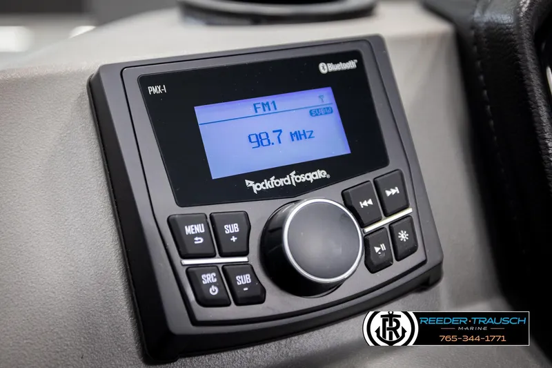 Slide: The Image of Rockford Fosgate PMX-1 stereo system in 2026 Bennington 168 SFSE boat, displaying FM 98.7 MHz. - 32