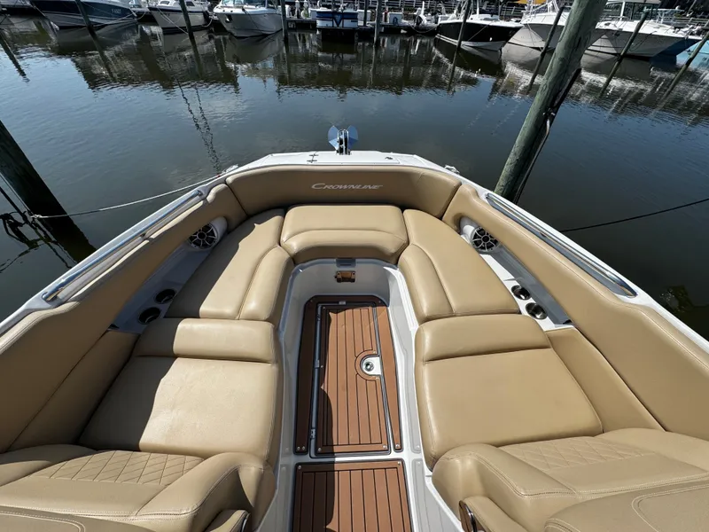 Slide: The Image of Crownline Boats Eclipse E29 XS 2018 - 12