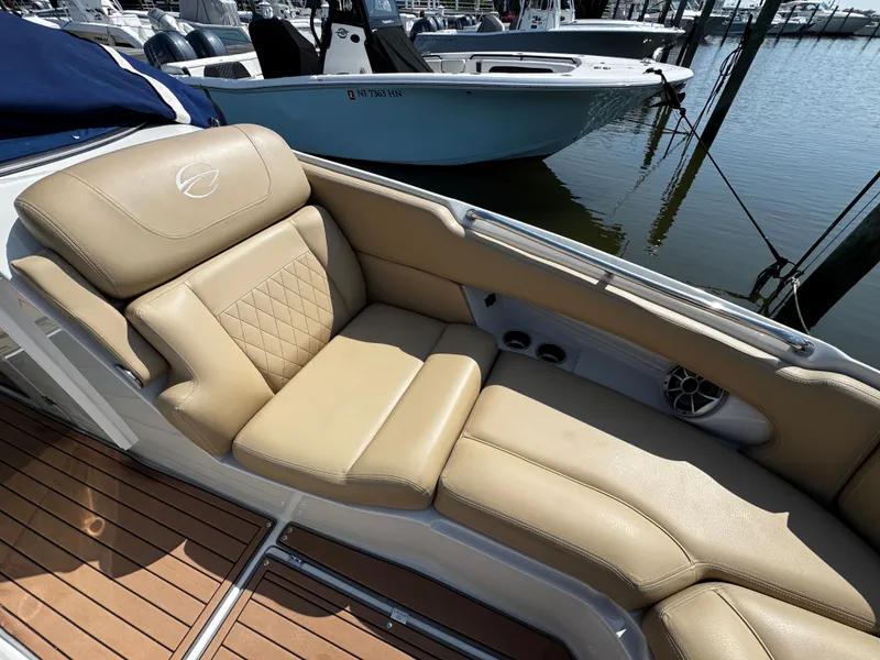 Slide: The Image of Crownline Boats Eclipse E29 XS 2018 - 13