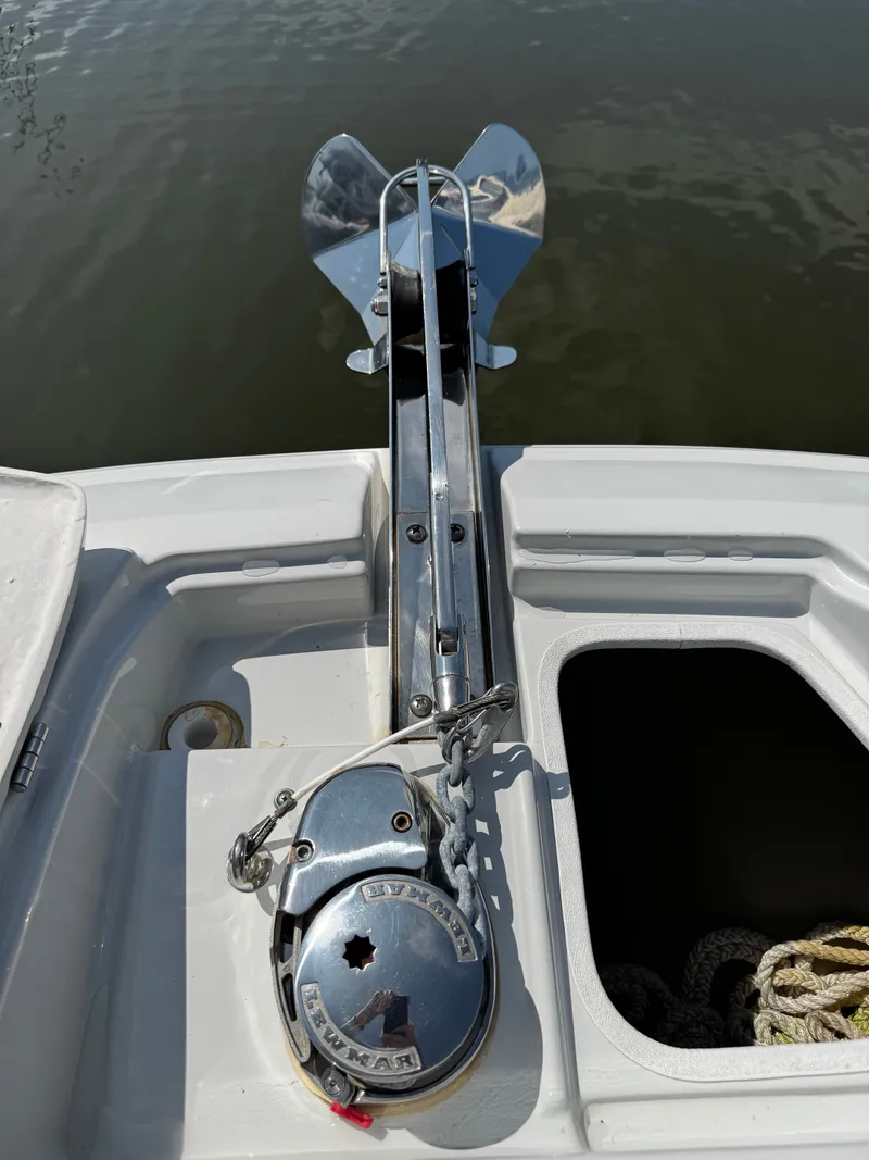 Slide: The Image of Crownline Boats Eclipse E29 XS 2018 - 16