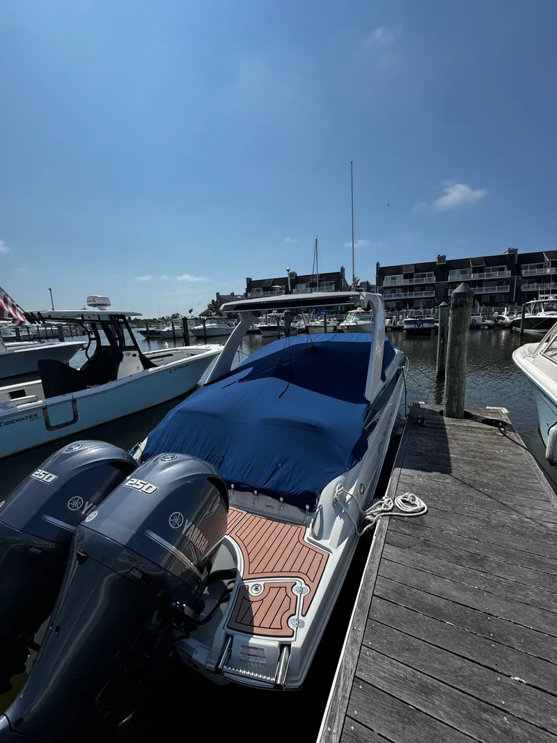 Slide: The Image of Crownline Boats Eclipse E29 XS 2018 - 17
