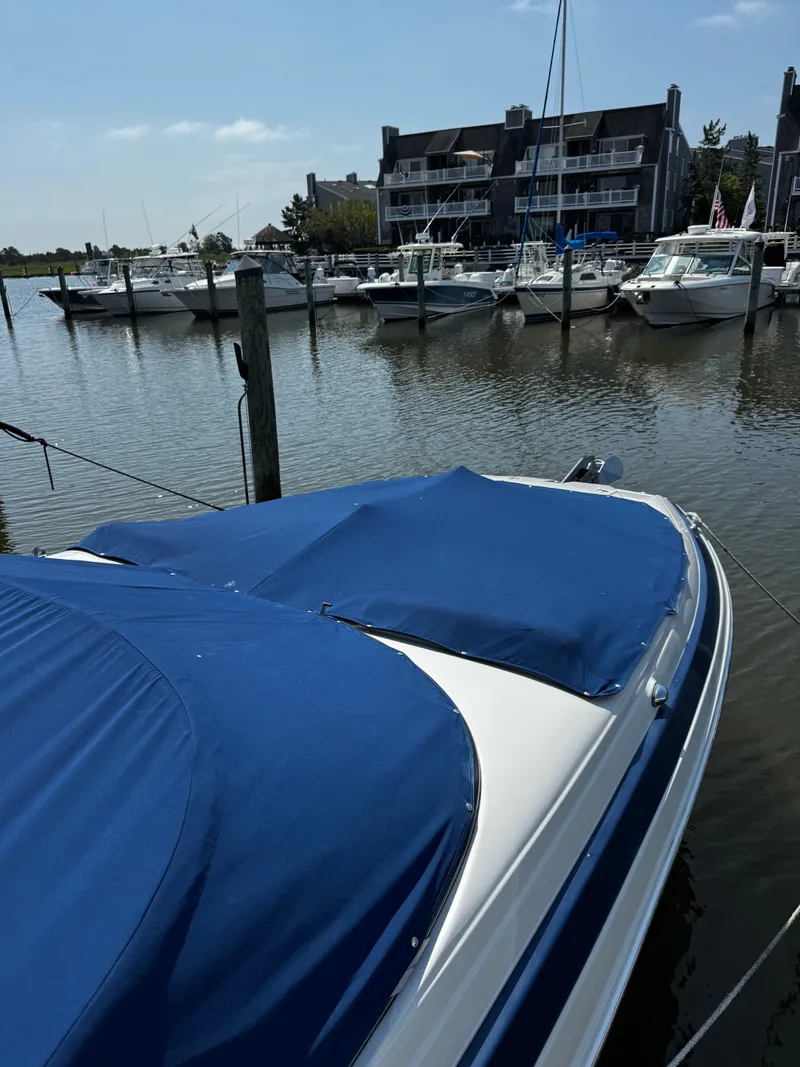Slide: The Image of Crownline Boats Eclipse E29 XS 2018 - 18