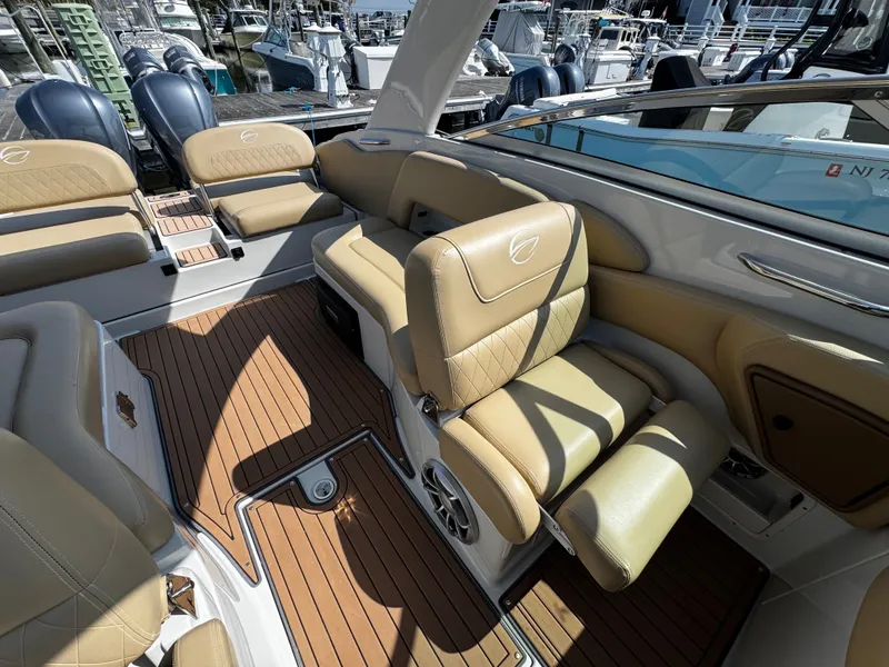 Slide: The Image of Crownline Boats Eclipse E29 XS 2018 - 3