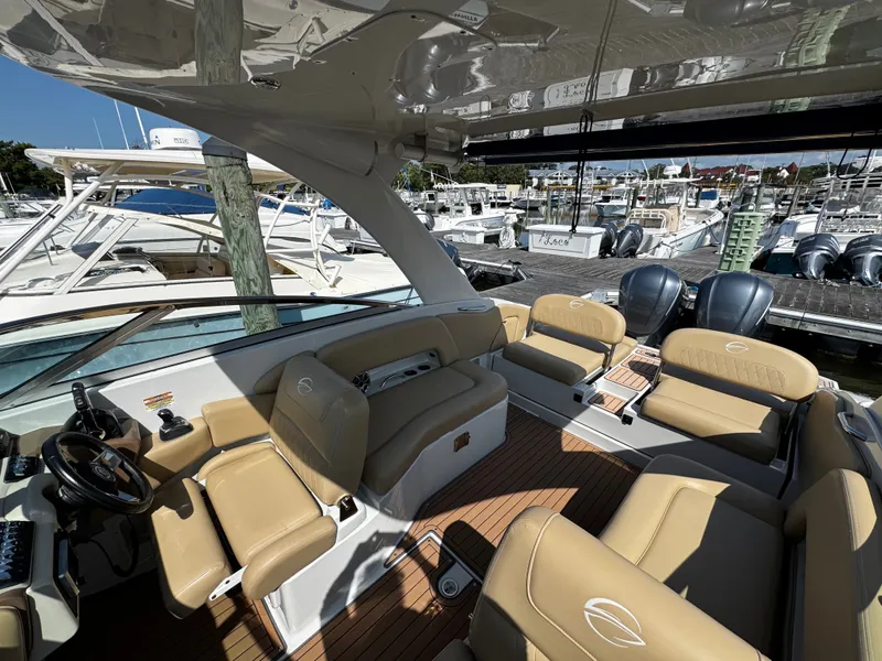 Slide: The Image of Crownline Boats Eclipse E29 XS 2018 - 4