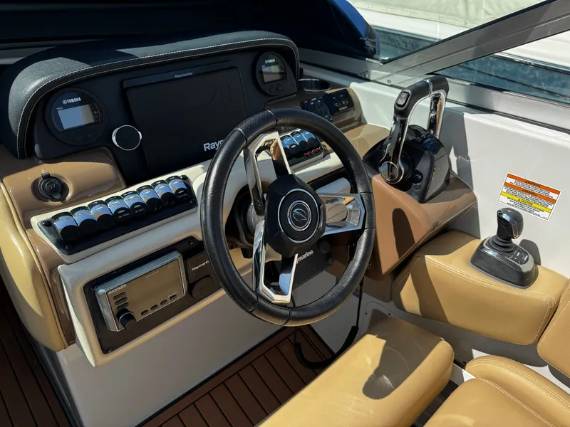 Slide: The Image of Crownline Boats Eclipse E29 XS 2018 - 7