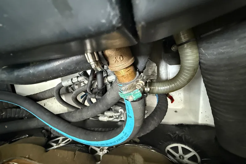 Slide: The Image of Volvo Engine Port - 124