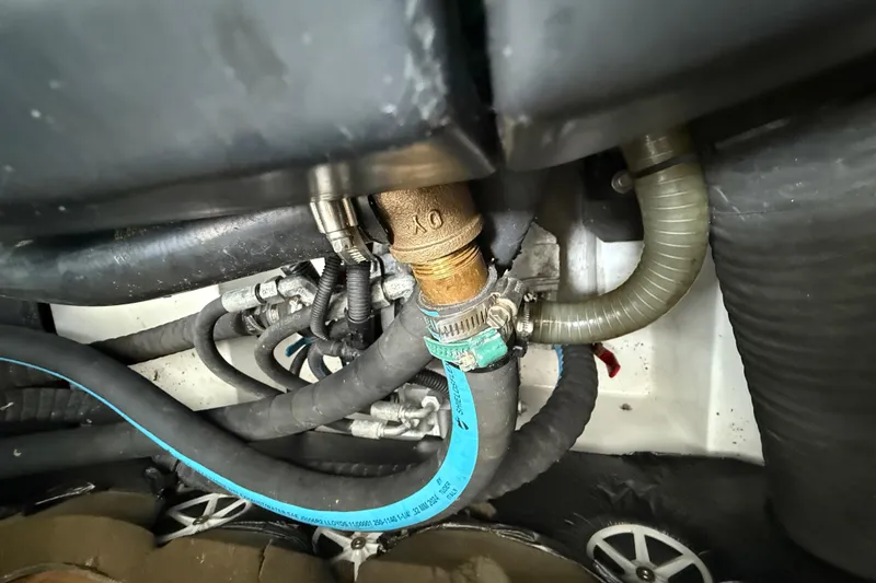 Slide: The Image of Volvo Engine Port - 125