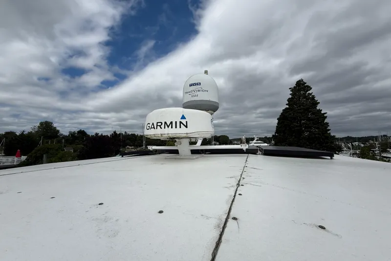 Slide: The Image of Rooftop view of 2015 Fountaine Pajot Summerland 40 LC with Garmin radar equipment. - 49