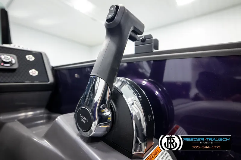 Slide: The Image of Throttle control of 2026 Bennington 22 MFBSE boat, featuring sleek design and modern controls. - 35