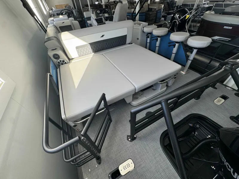 Slide: The Image of Starcraft SLS 3DL BAR 2026 - 6