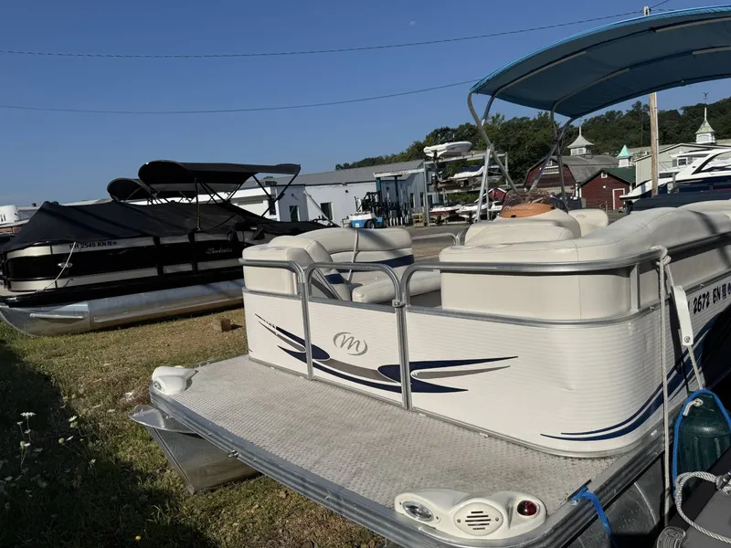 Slide: The Image of Manitou 221 F2C OASIS 2007 - 4