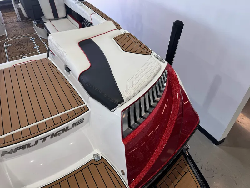 Slide: The Image of Nautique Super Air Nautique G25 2018 - 11