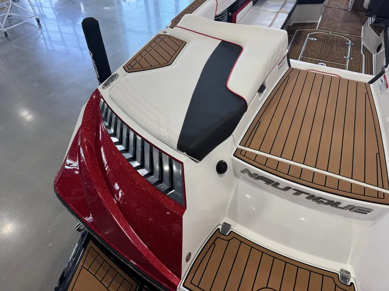 Slide: The Image of Nautique Super Air Nautique G25 2018 - 12