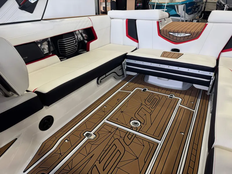 Slide: The Image of Nautique Super Air Nautique G25 2018 - 15