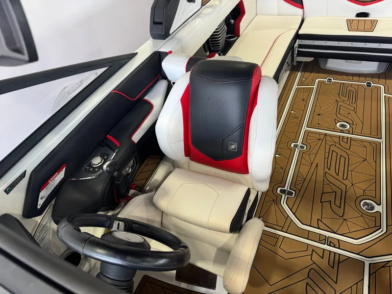 Slide: The Image of Nautique Super Air Nautique G25 2018 - 21