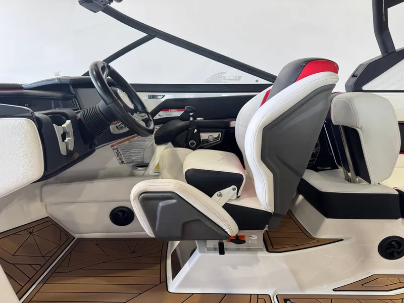 Slide: The Image of Nautique Super Air Nautique G25 2018 - 23