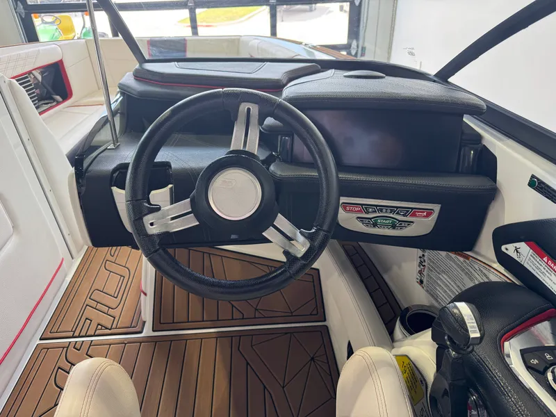 Slide: The Image of Nautique Super Air Nautique G25 2018 - 26