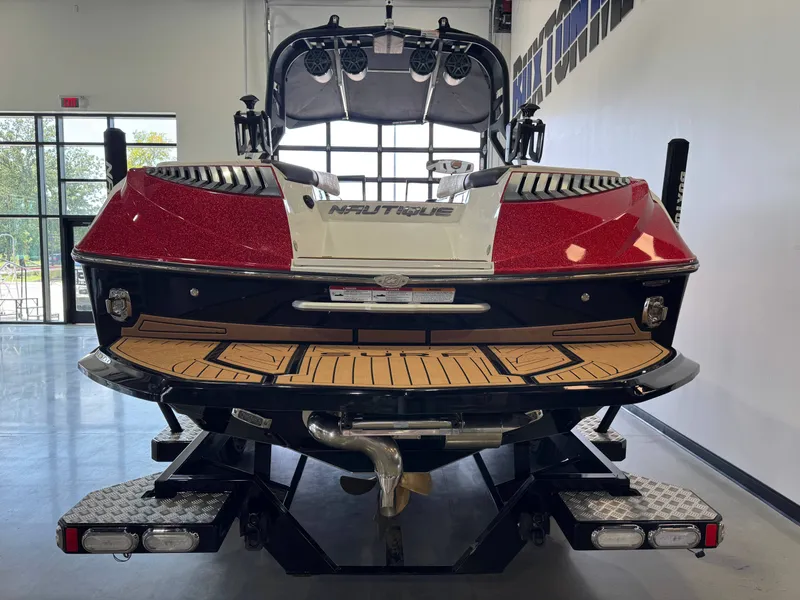 Slide: The Image of Nautique Super Air Nautique G25 2018 - 6