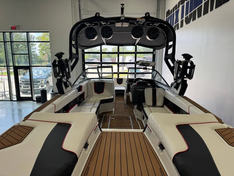 Slide: The Image of Nautique Super Air Nautique G25 2018 - 9
