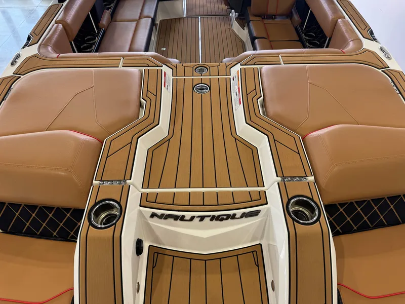 Slide: The Image of Nautique Super Air Nautique GS22 2019 - 10