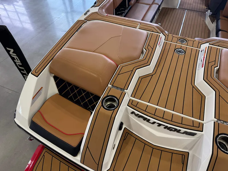 Slide: The Image of Nautique Super Air Nautique GS22 2019 - 12