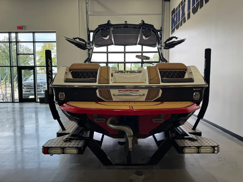 Slide: The Image of Nautique Super Air Nautique GS22 2019 - 6