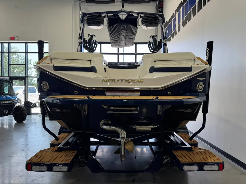 Slide: The Image of Correct Craft Super Air Nautique G23 2025 - 6