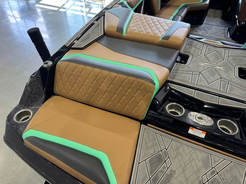 Slide: The Image of Tigé 23ZX 2023 - 12