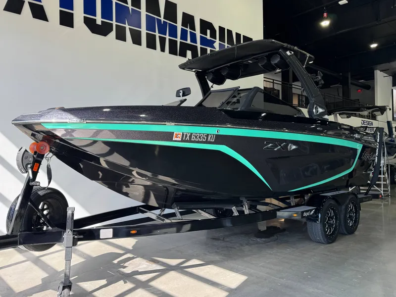 Slide: The Image of Tigé 23ZX 2023 - 2