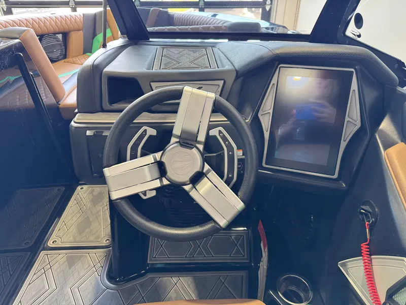 Slide: The Image of Tigé 23ZX 2023 - 26