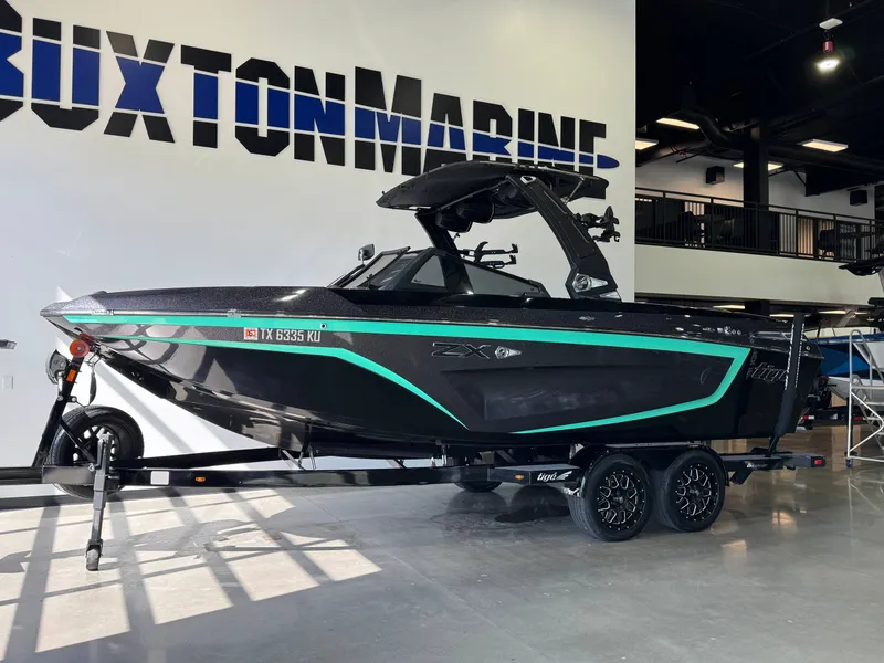 Slide: The Image of Tigé 23ZX 2023 - 3