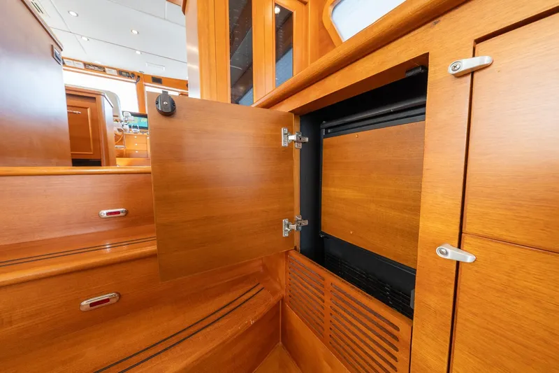 Slide: The Image of Luxurious interior of 2016 Grand Banks 72 Aleutian RP yacht with modern amenities. - 57