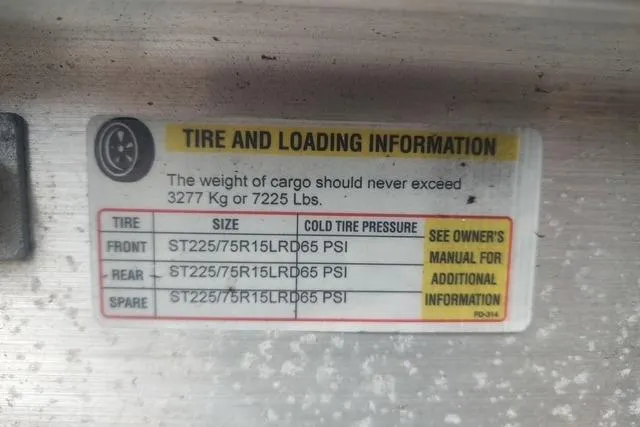 Slide: The Image of Tire and loading information label for 2003 Cobalt 263, showing pressure and weight limits. - 35