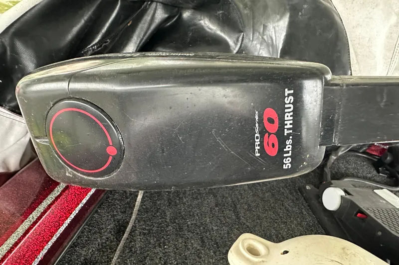Slide: The Image of Trolling motor on 1999 Tracker Bass Tracker 896 DC, 56 lbs thrust, Pro Series 60. - 6