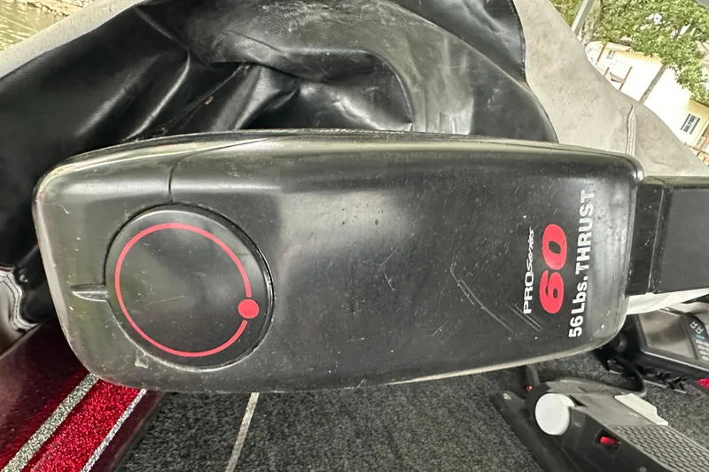 Slide: The Image of 1999 Tracker Bass Tracker 896 DC boat motor, Pro Series 60, 56 lbs thrust. - 9