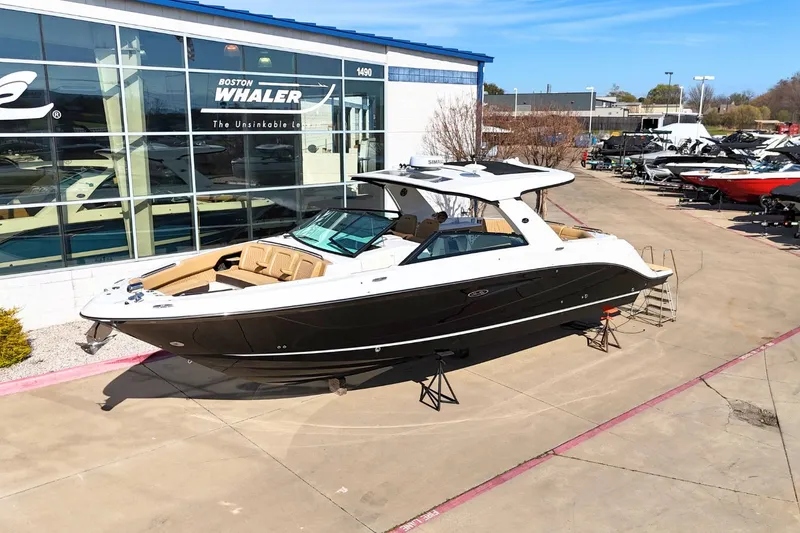 Slide: The Image of Sea Ray SLX 400 2026 - 3