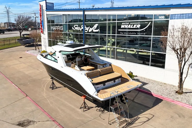 Slide: The Image of Sea Ray SLX 400 2026 - 4