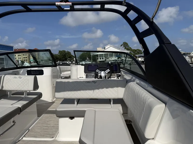 Slide: The Image of Sea Ray SDX 250 Outboard 2026 - 7