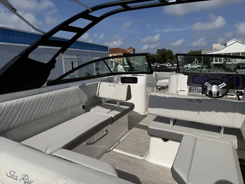 Slide: The Image of Sea Ray SDX 250 Outboard 2026 - 6